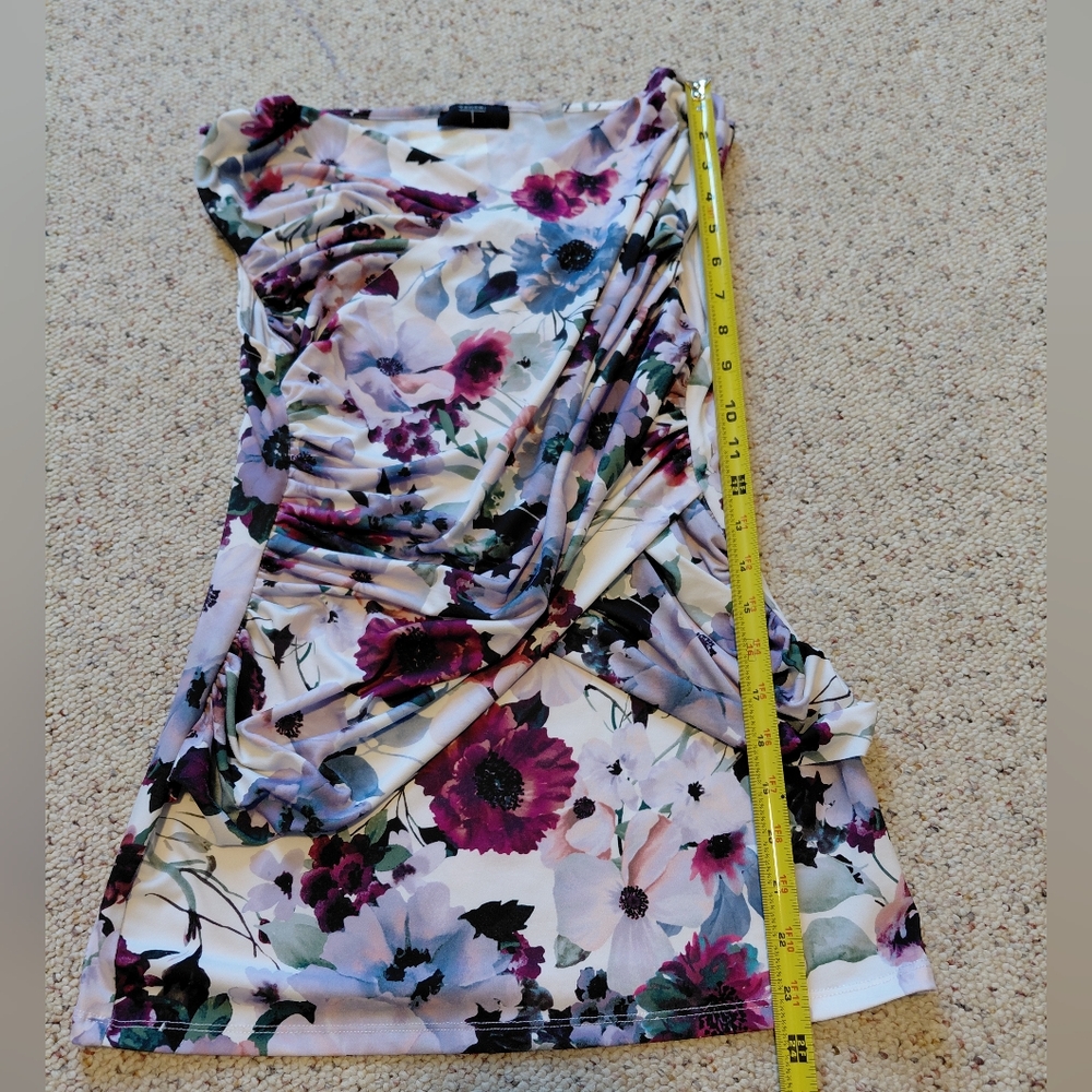 🌟🌺Tahari! Floral Print Women's Blouses